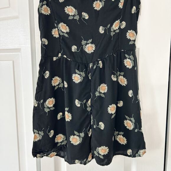 Abercrombie Kids Black Daisy Print Sleeveless Romper Dress Girls Size 11/12 - Picture 3 of 4